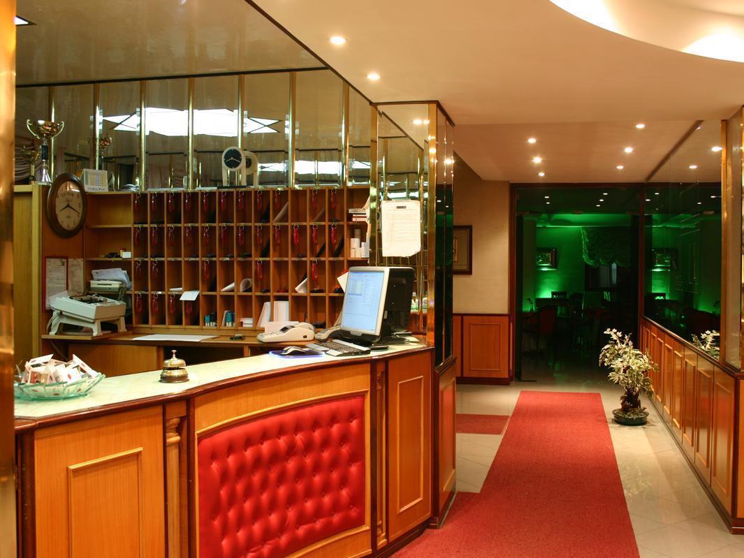 Hotel Luxor Касория Екстериор снимка